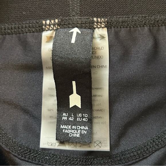 The Upside Black and White Cropped Leggings Size 10 - Picture 9 of 11